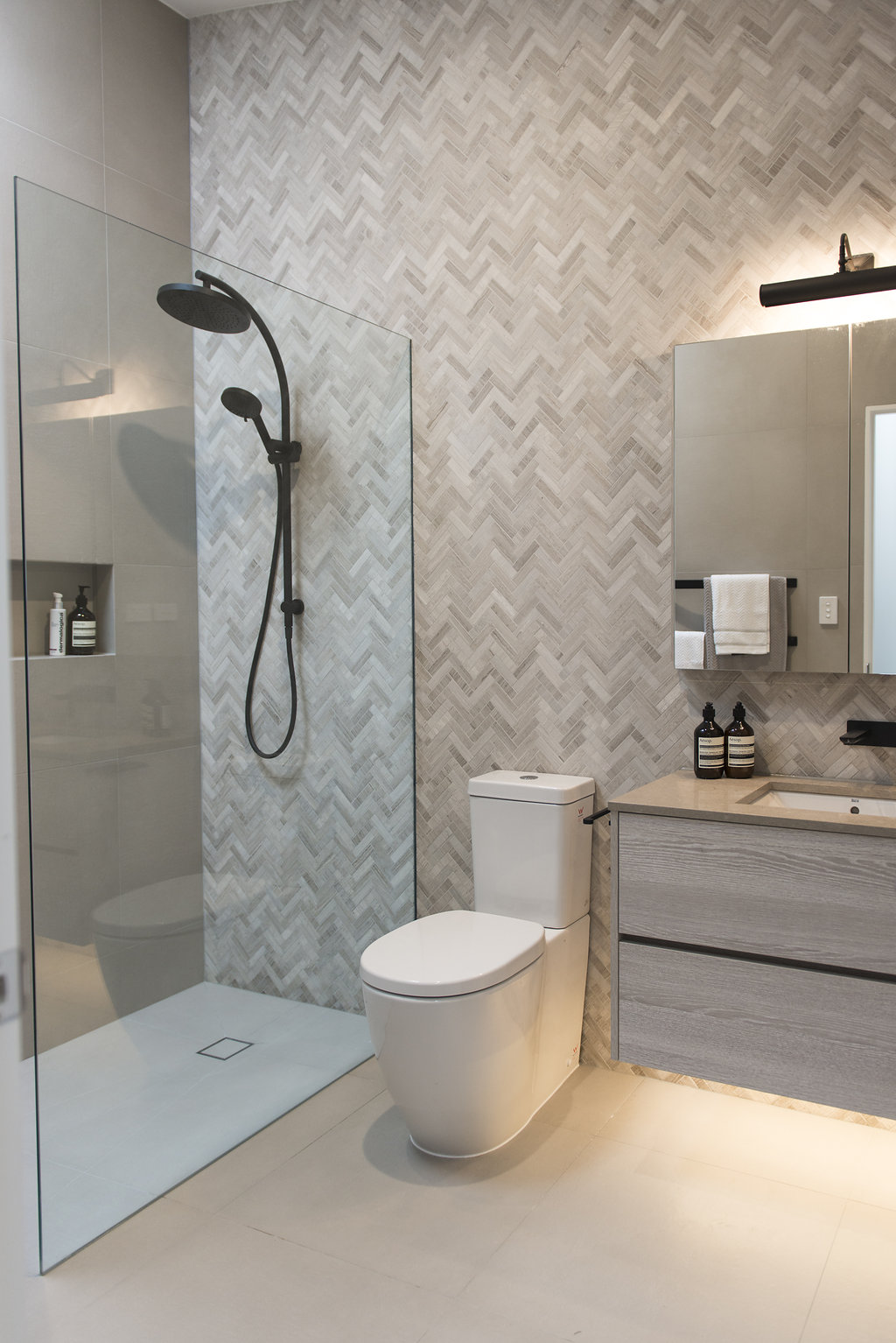 natasha_walker_interiors_timeless_interior_design_melbourne_elwood_carlton_contemporary_home_beautiful_pattern_texture_natural_modern__bathroom_8