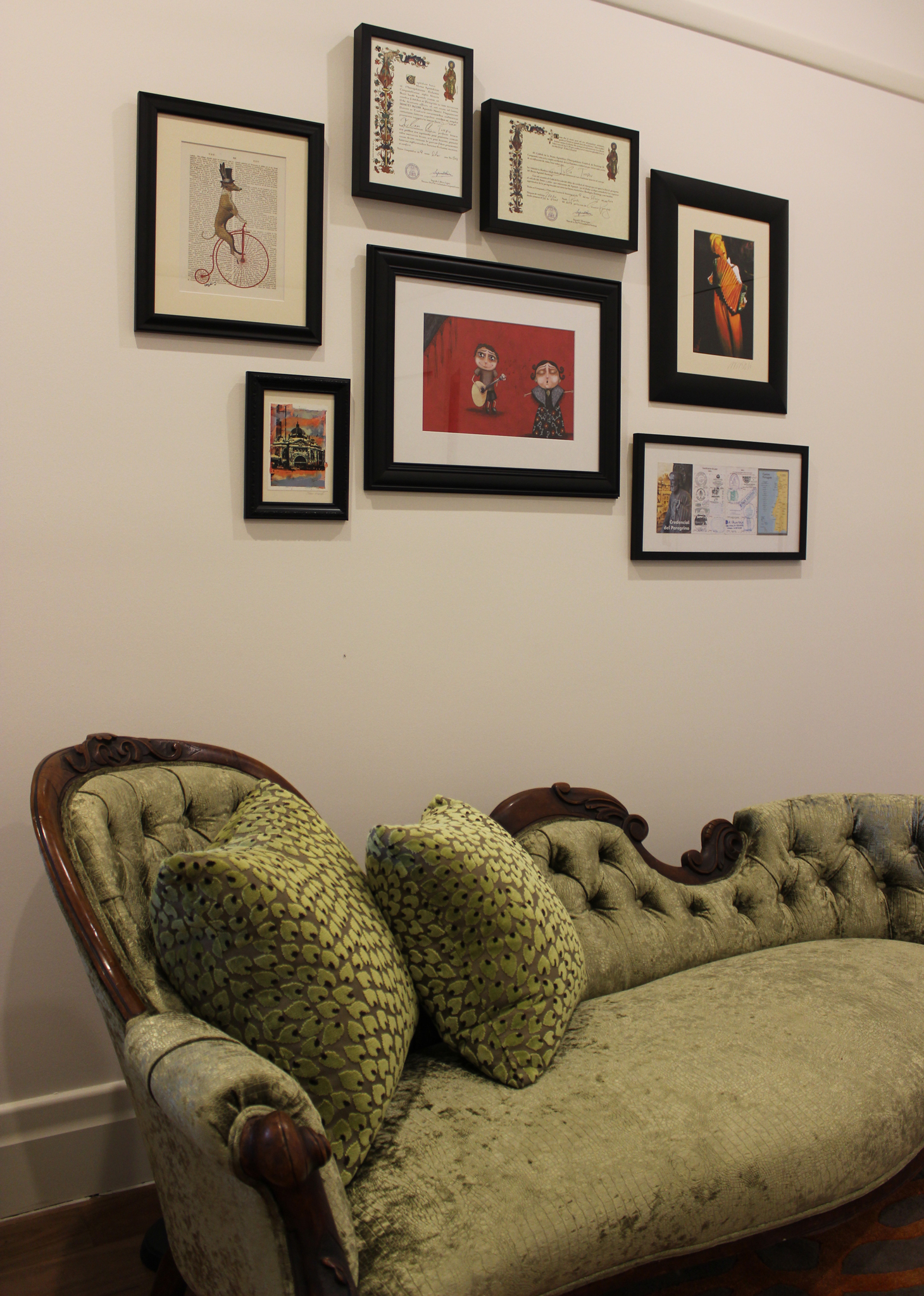 natasha_walker_interiors_timeless_interior_design_melbourne_elwood_home_elegant_aesthetic_lounge_decoration_photo_art_display_10