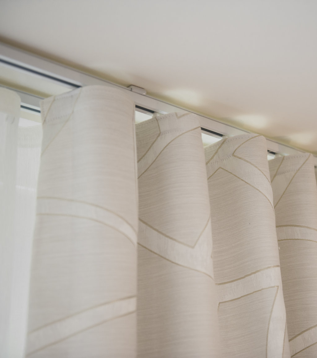 natasha_walker_interiors_timeless_interior_design_melbourne_elwood_point_coook_home_stylish_modern_living_curtain_detail_19