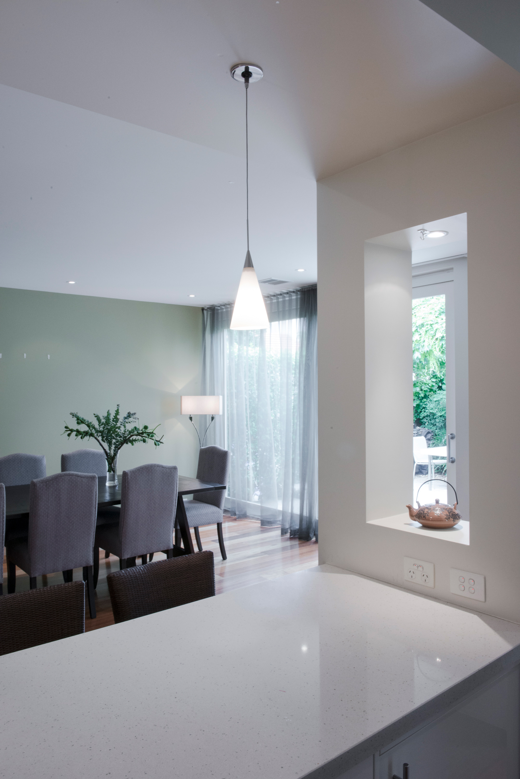 natasha_walker_interiors_timeless_interior_design_melbourne_elwood_port_melbourne_home_creating_stylish_homes_living_dining_area_9